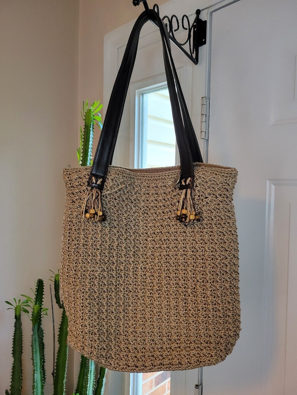 The Sak Casual Classics Crochet Shoulder Bag Zip Close Wooden Beads 14in×12in